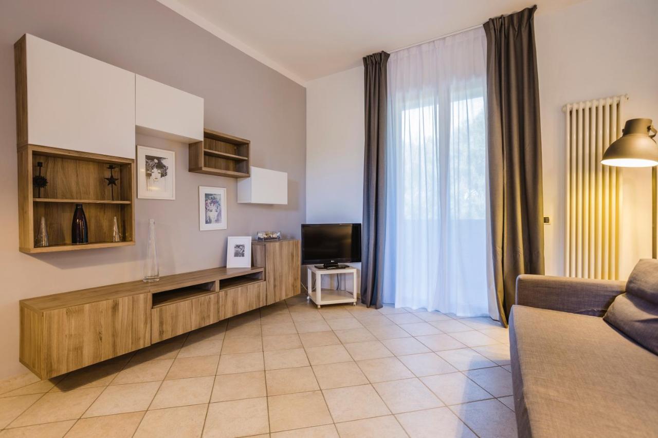 Residence 9 Line Мілано-Маріттіма Екстер'єр фото