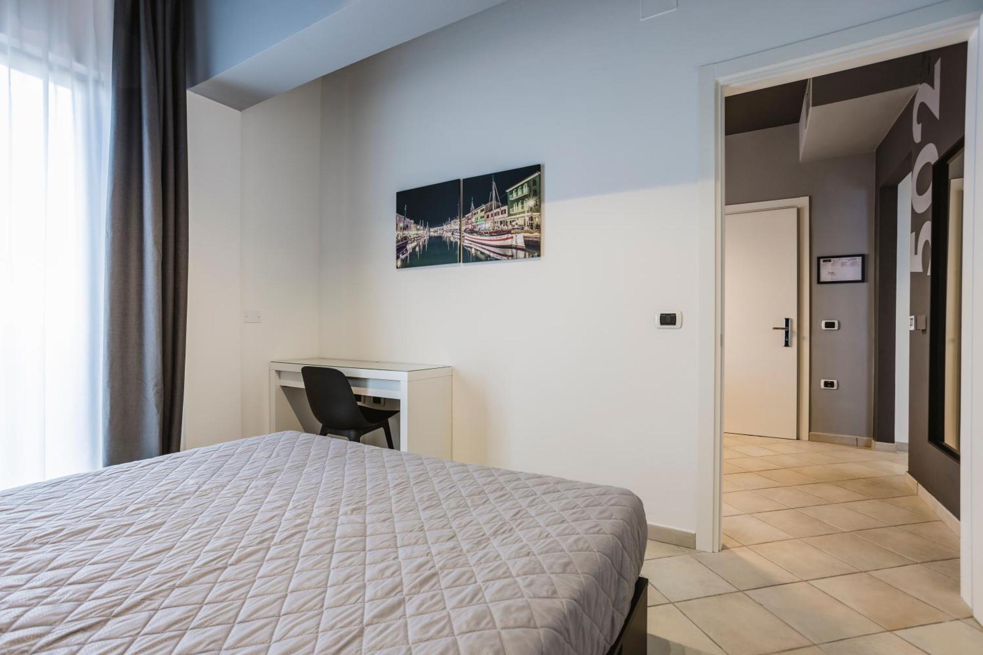Residence 9 Line Мілано-Маріттіма Екстер'єр фото