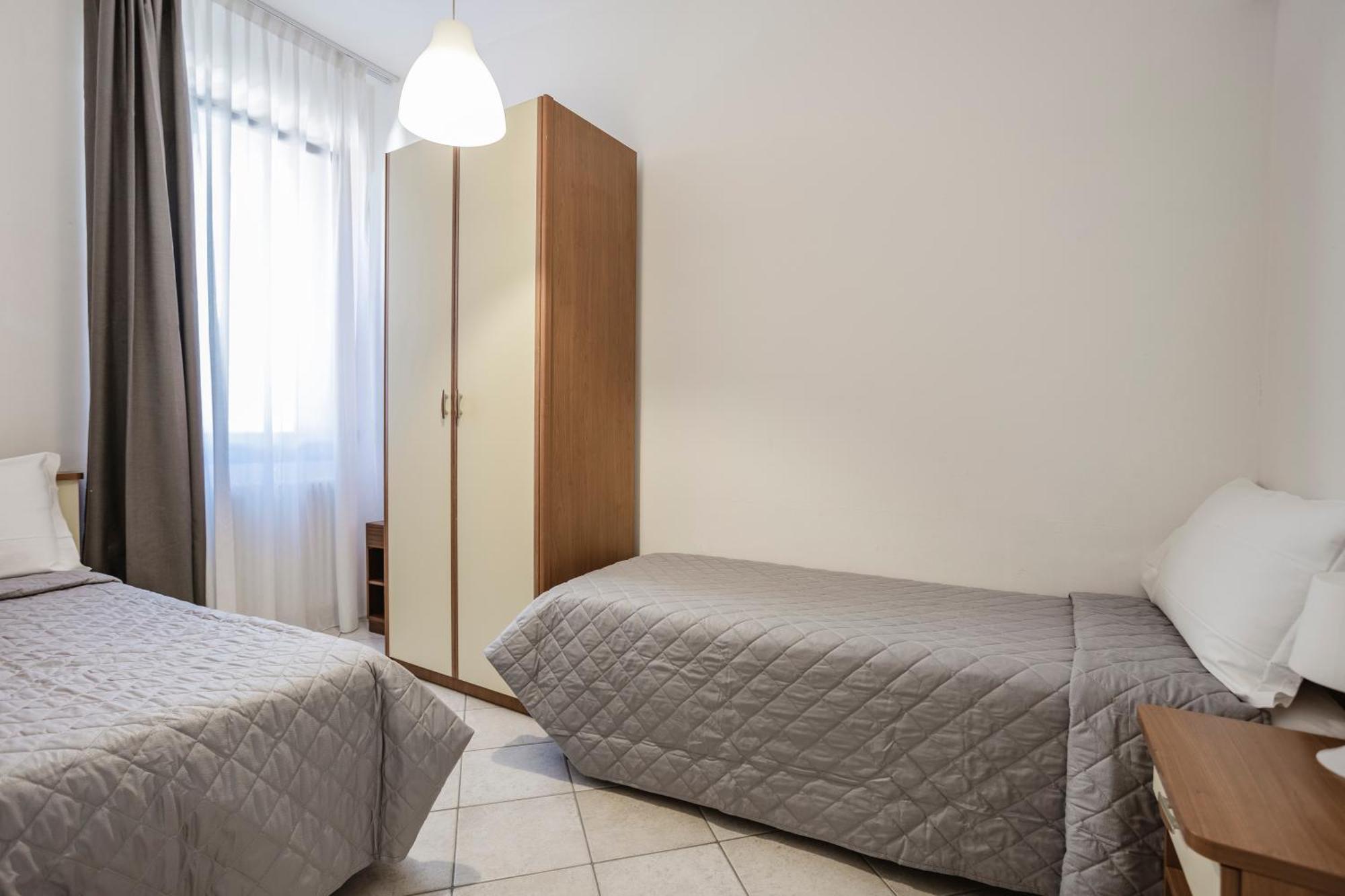 Residence 9 Line Мілано-Маріттіма Екстер'єр фото