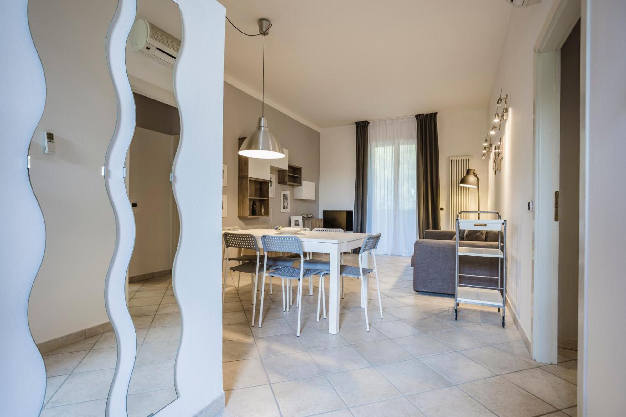 Residence 9 Line Мілано-Маріттіма Екстер'єр фото